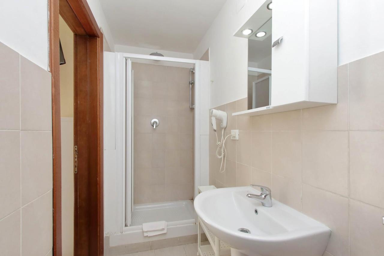 Residence Apartment Lucky Stars Рим Екстериор снимка